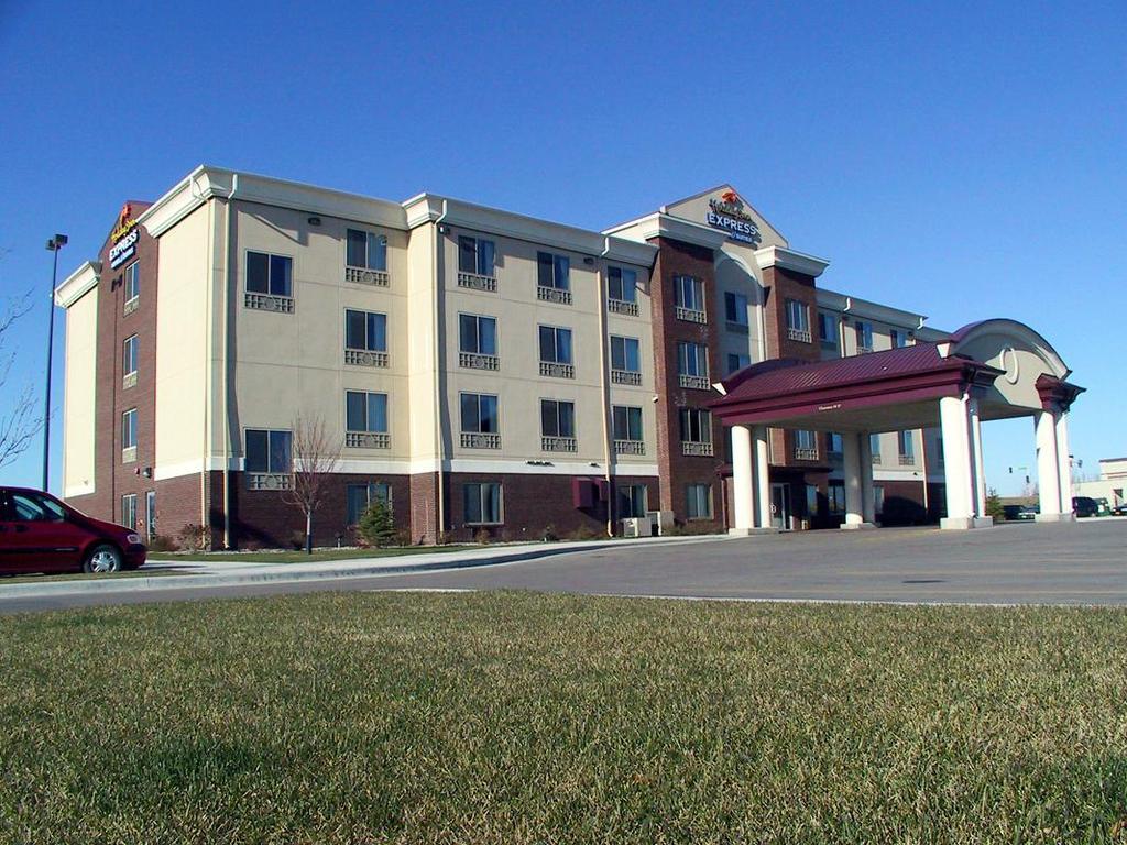 Holiday Inn Express And Suites