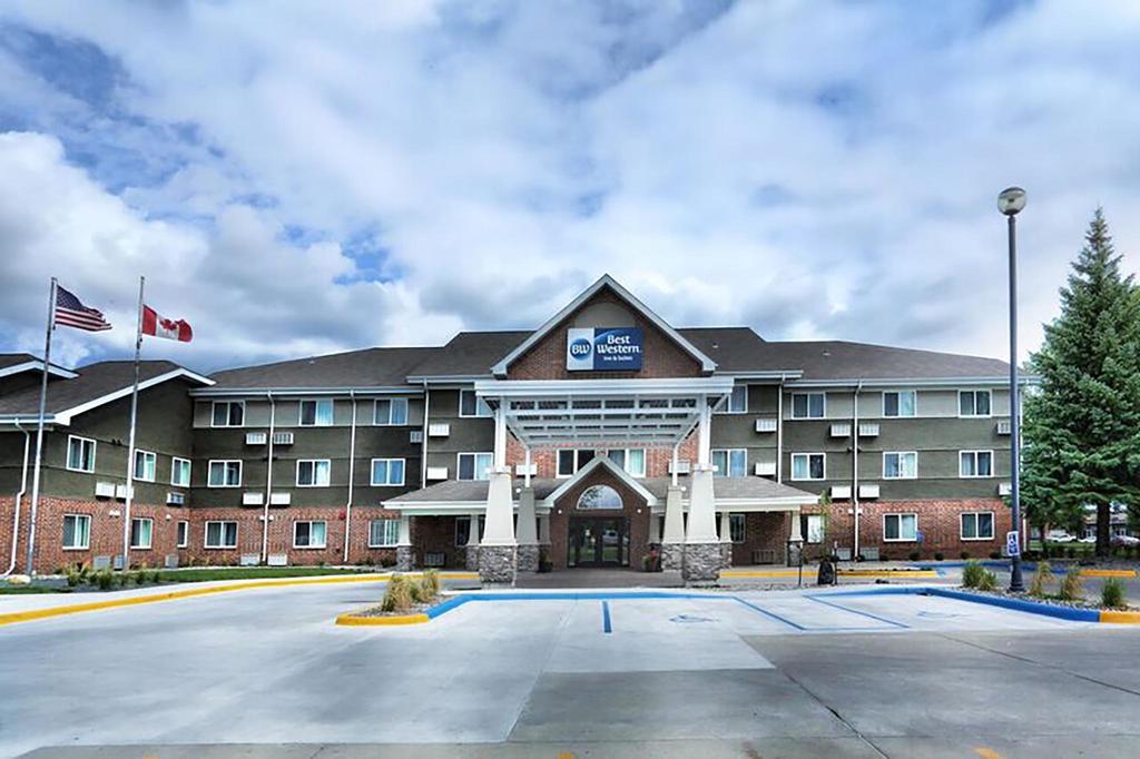 Best Western Harvest Inn and Suites