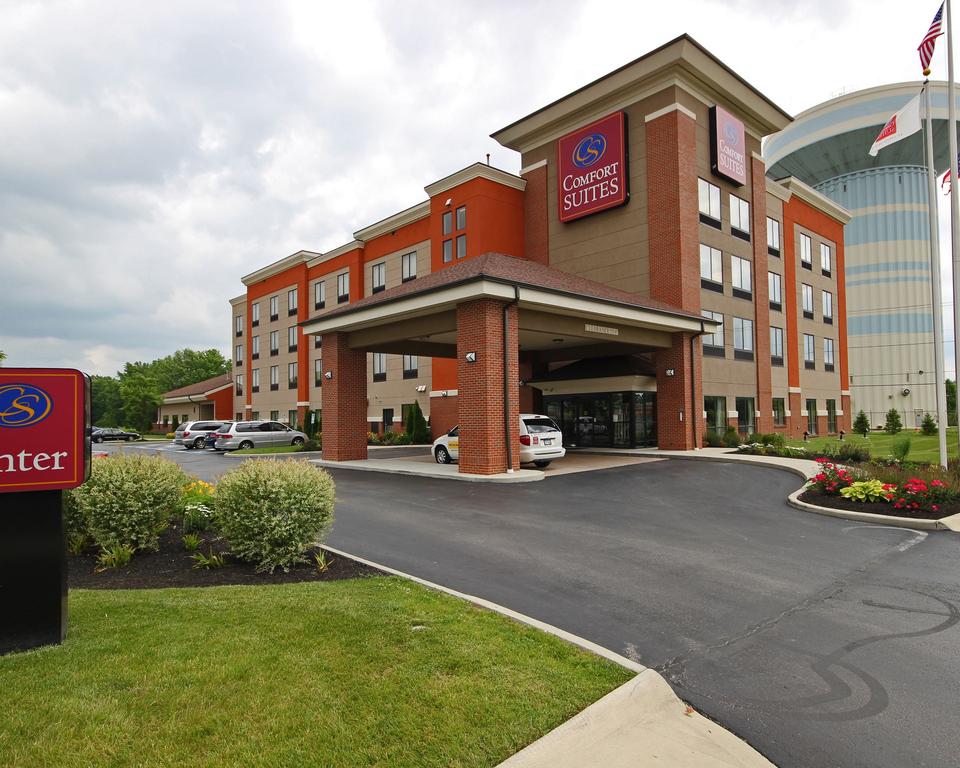 Comfort Suites East Broad - 270