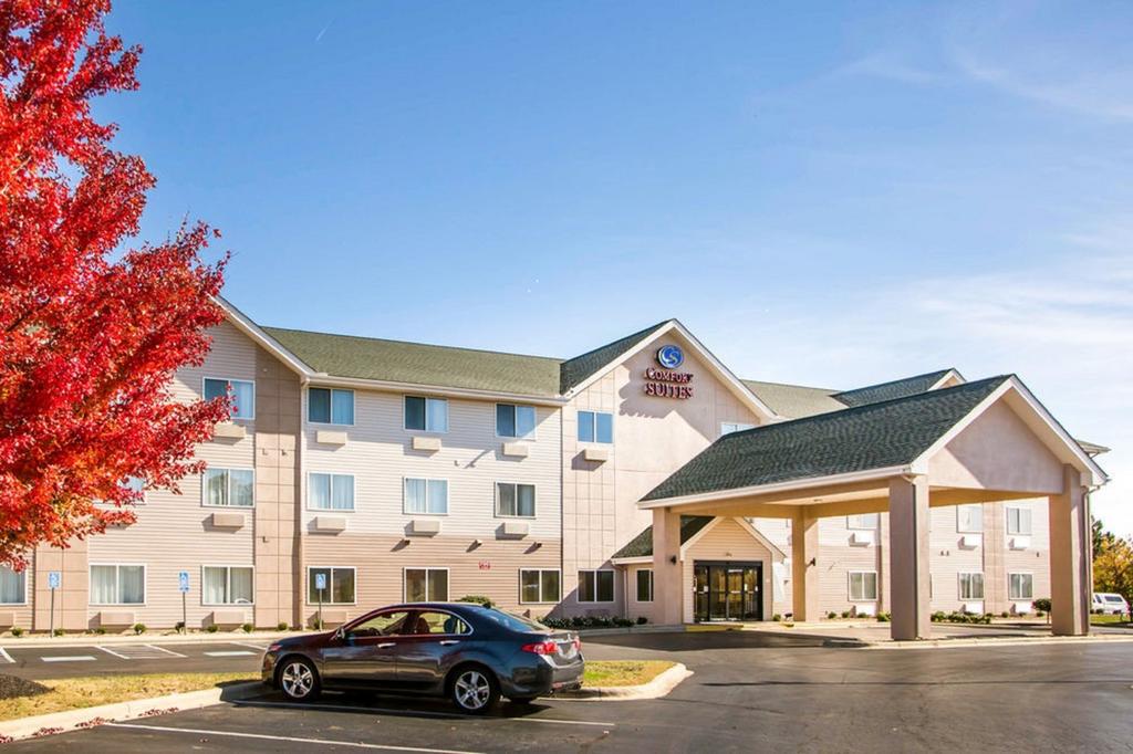 Comfort Suites Keim Circle