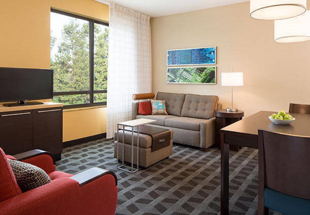 TownePlace Suites Grove City MercerOutlets