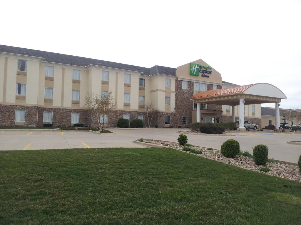 Holiday Inn Exp And Ste Normal