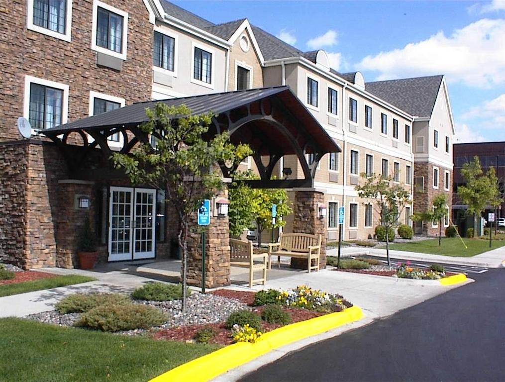 Staybridge Suites Maple Grove