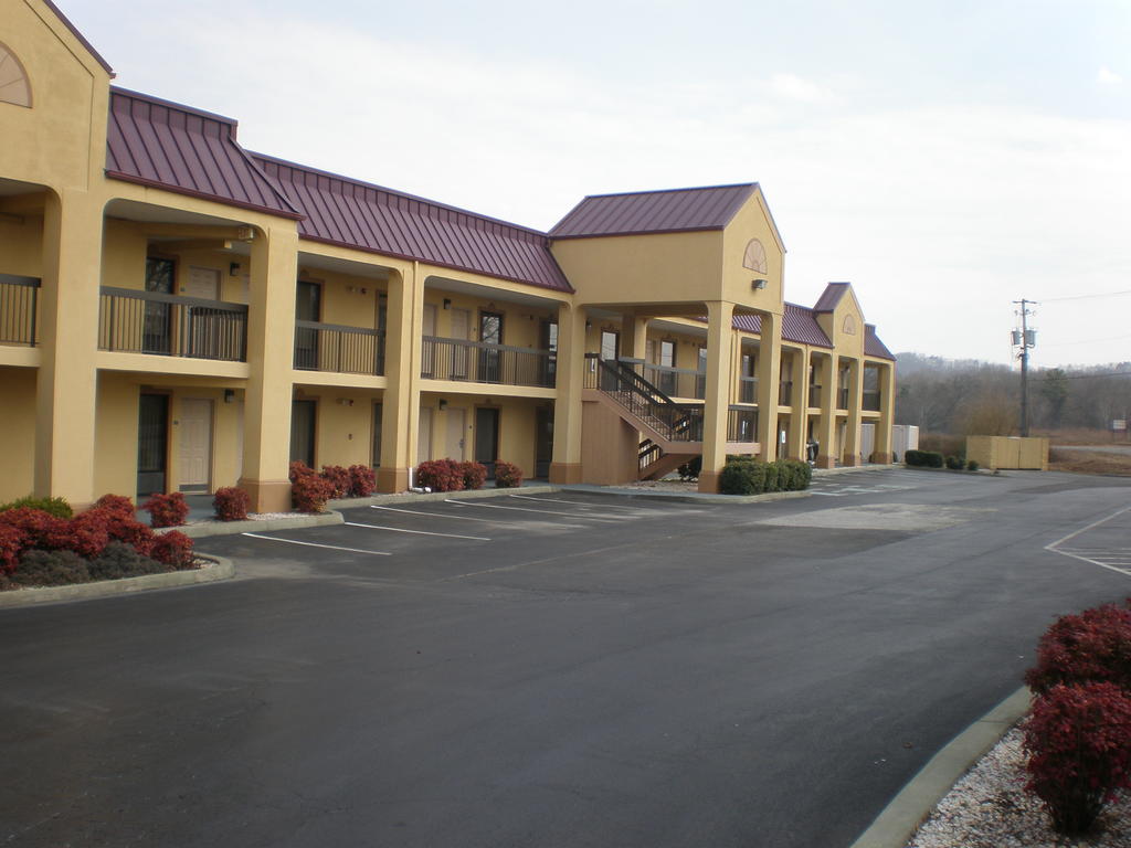 Red Roof Inn and Suites Clinton