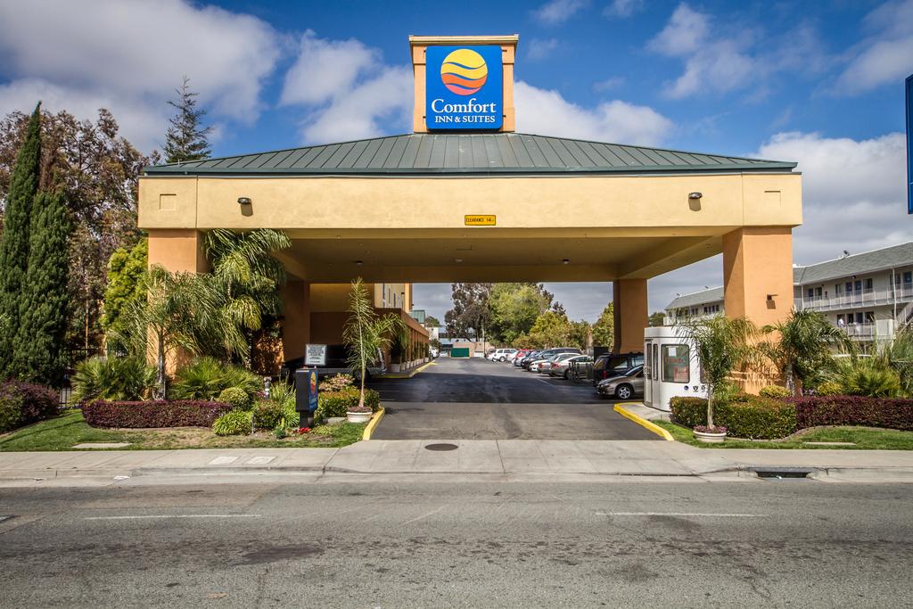 Comfort Inn and Suites Oakland