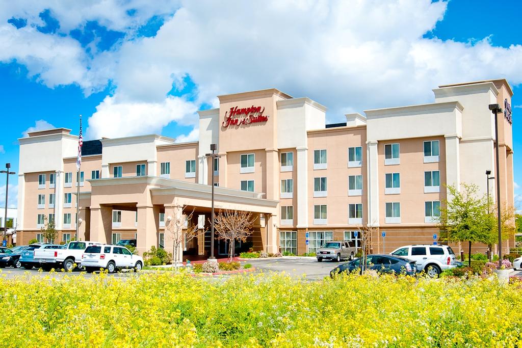 Hampton Inn and Suites Fresno