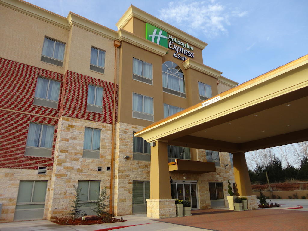 Holiday Inn Express and Suites Oklahoma City North