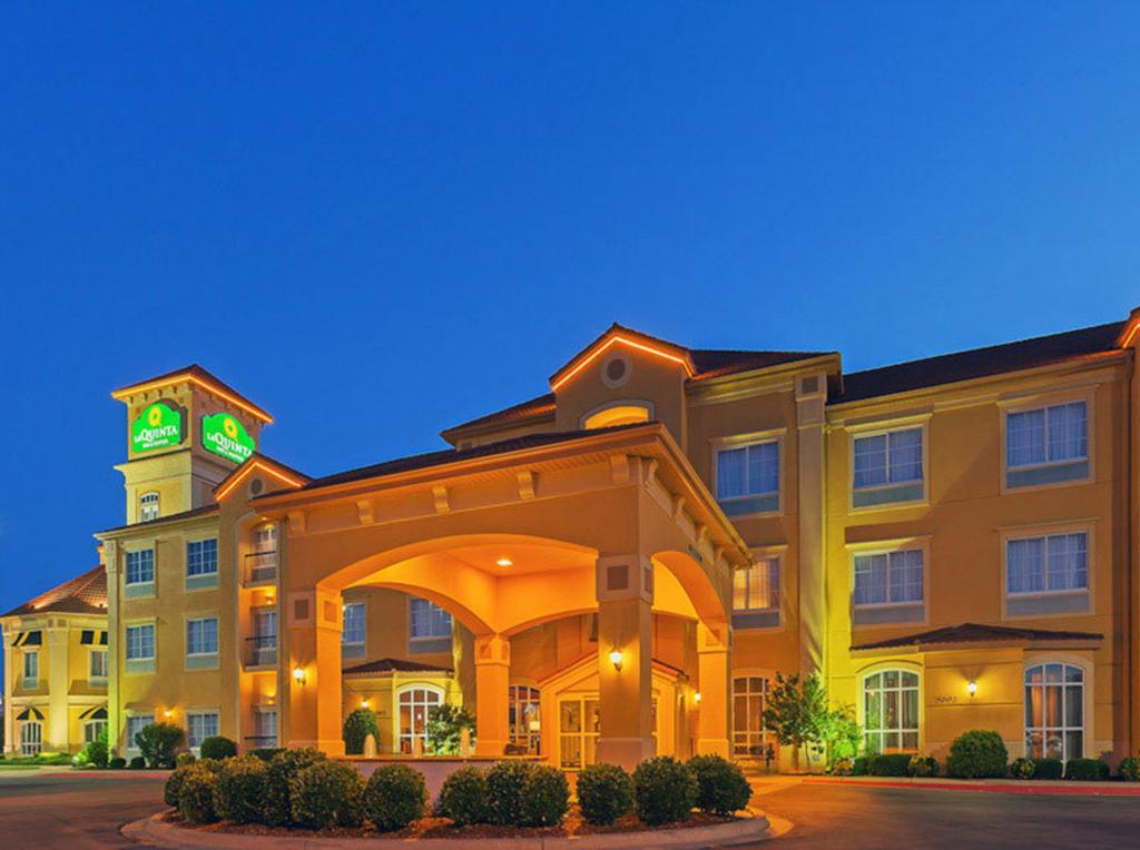 La Quinta Inn and Suites OKC North - Quail Springs