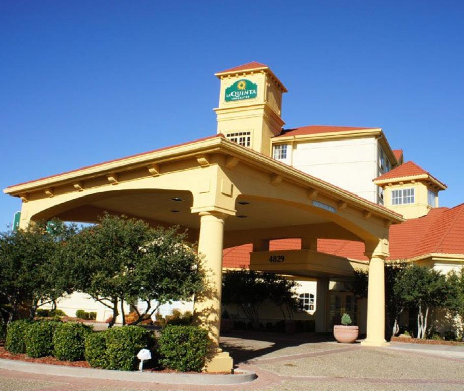 La Quinta Inn and Suites Oklahoma City NW Expwy