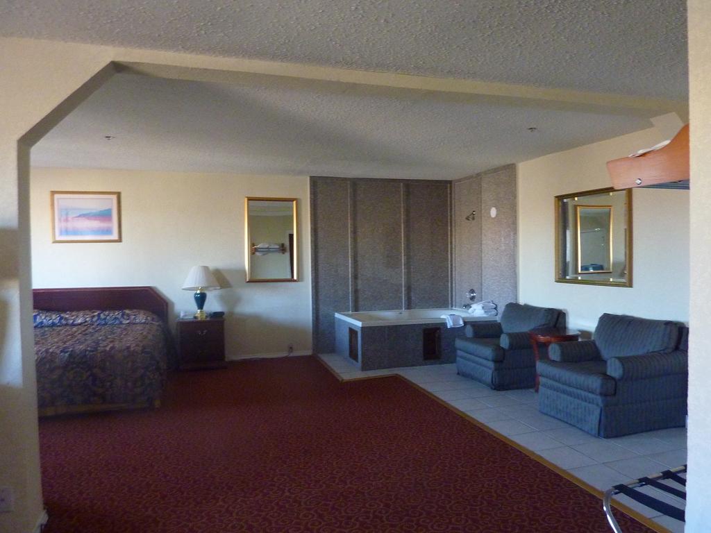 Park Hill Inn and Suites