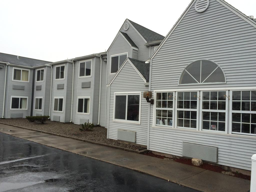 Microtel Inn by Wyndham Henrietta-Rochester