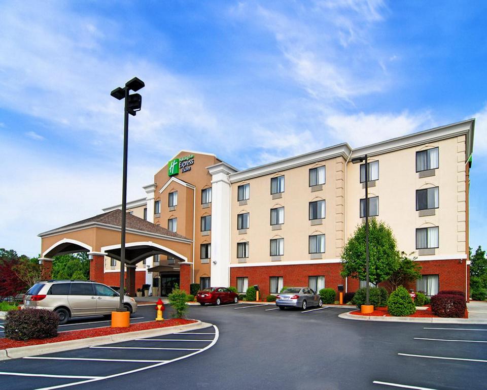 Holiday Inn Express Suites Roanoke Rapids SE