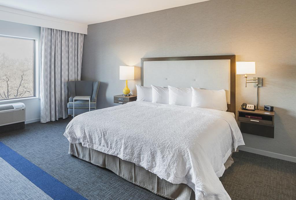 Hampton Inn and Suites-Dallas-Richardson TX