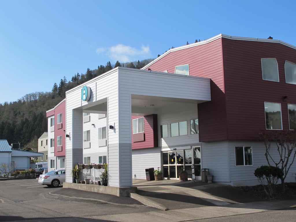 The Garibaldi House Inn-Suites