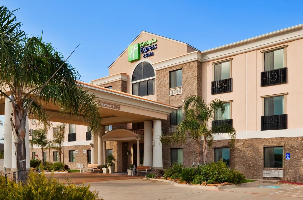 Holiday Inn Express Suites Fairfield