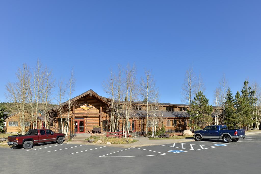 The Boulder Creek Lodge