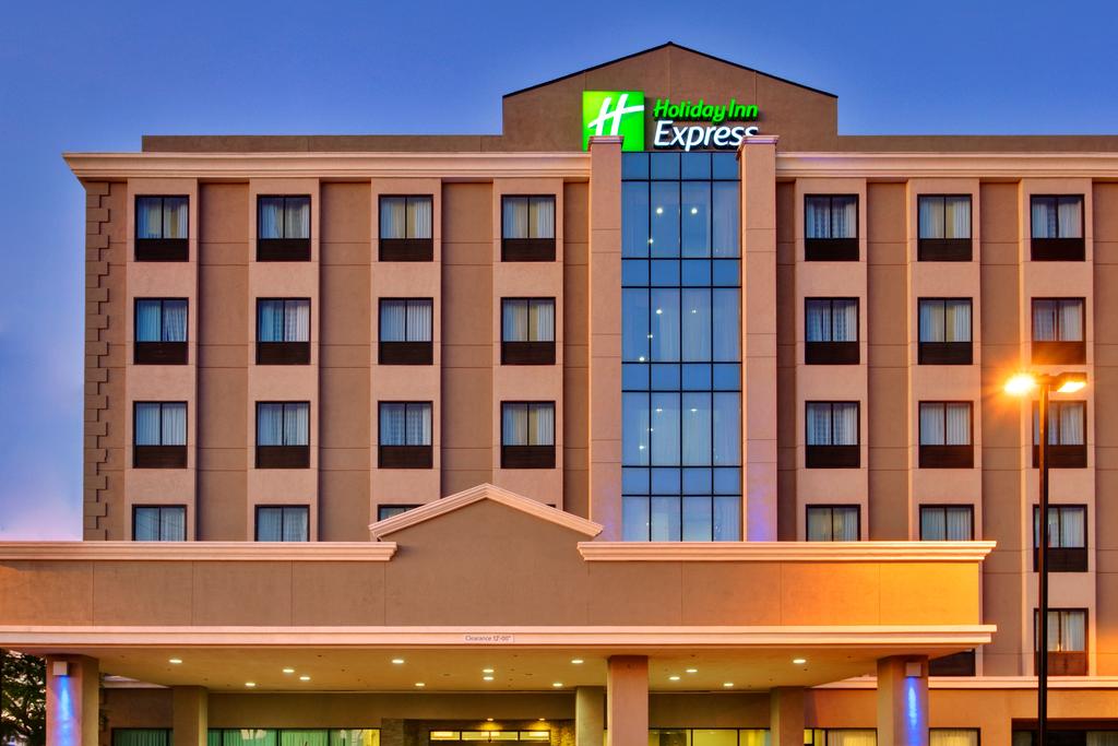 Holiday Inn Express LAX Airport