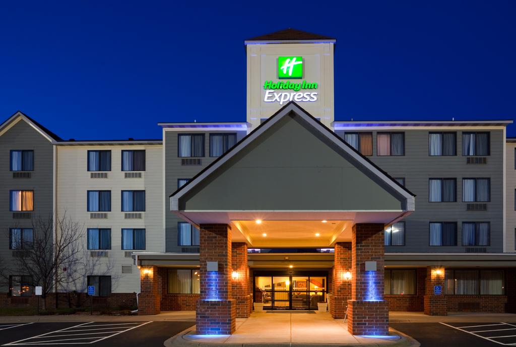 Holiday Inn Express and Suites Coon Rapids