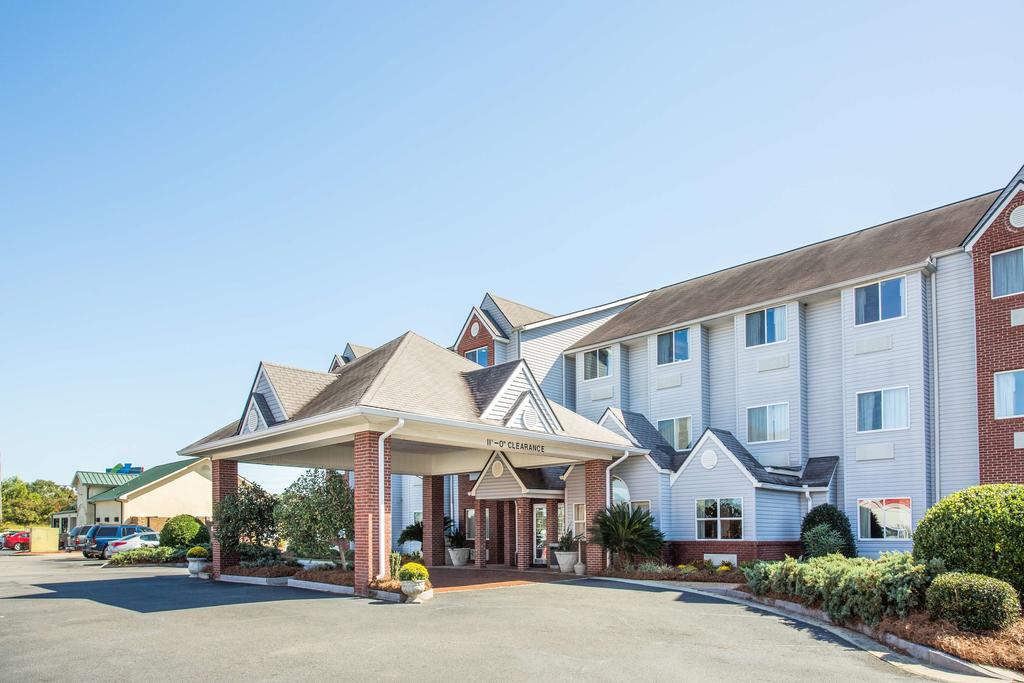 Microtel Inn and Suites by Wyndham Tifton