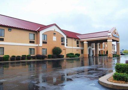 Quality Inn and Suites Pine Bluff