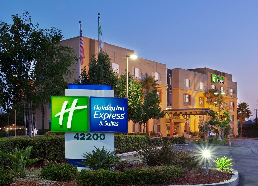 Holiday Inn Exp Suites Fremont