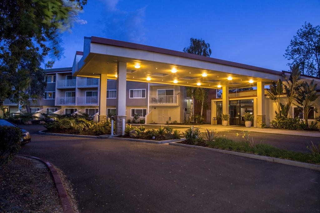 BEST WESTERN PLUS Garden Court Inn