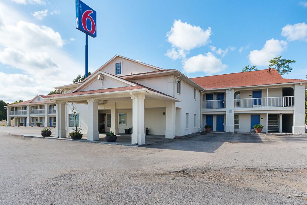 Motel 6 Livingston