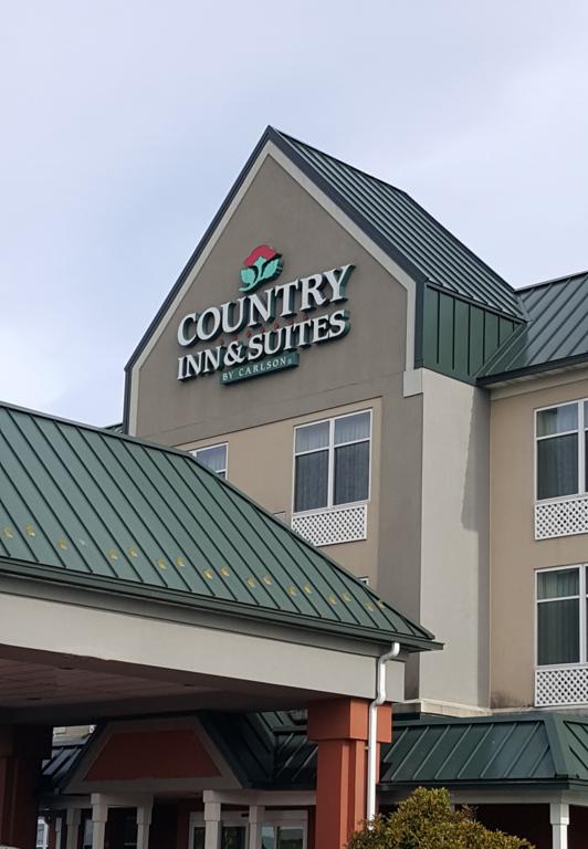 Country Inn and Suites Harrisburg West PA