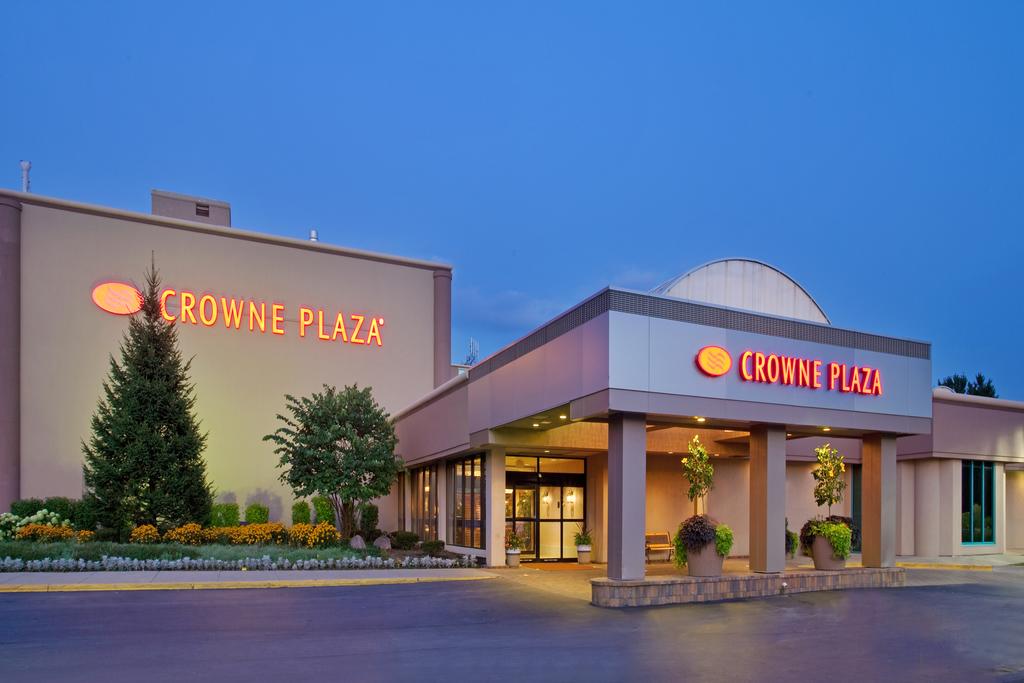 Crowne Plaza Chicago Northbrook