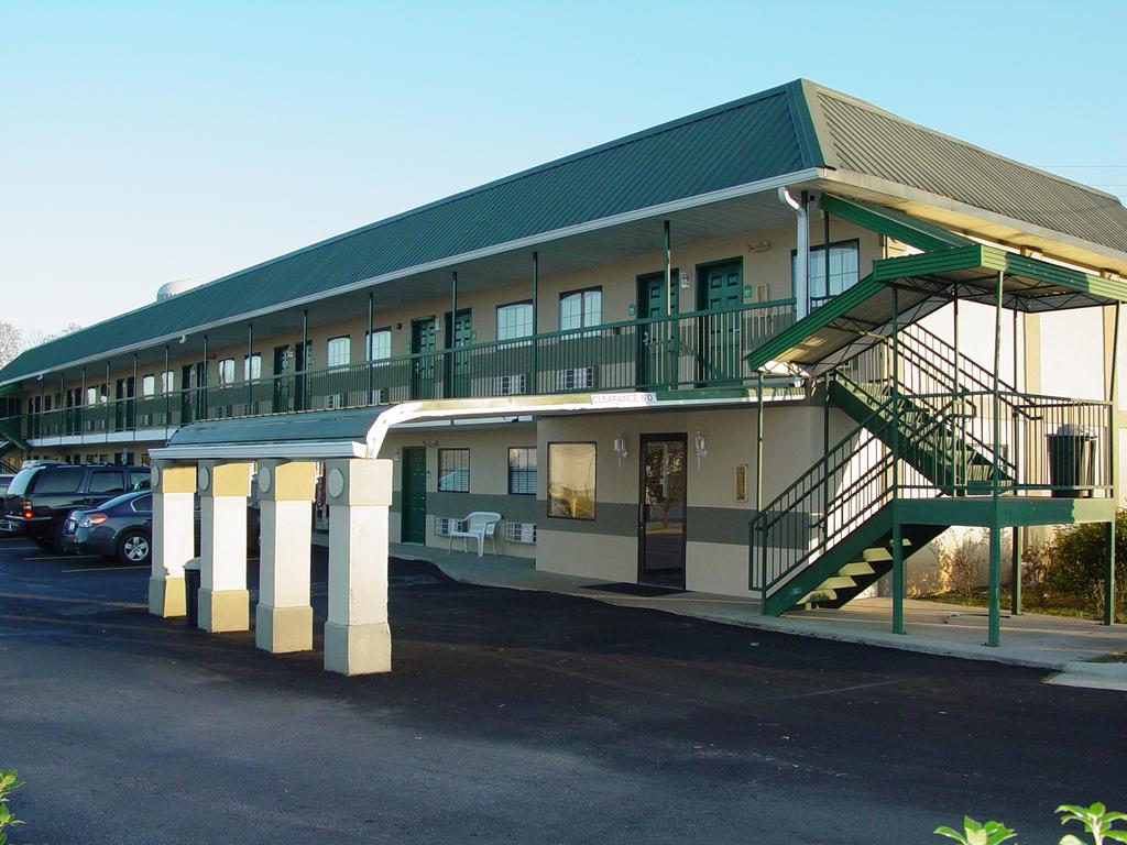 Garden Inn and Suites