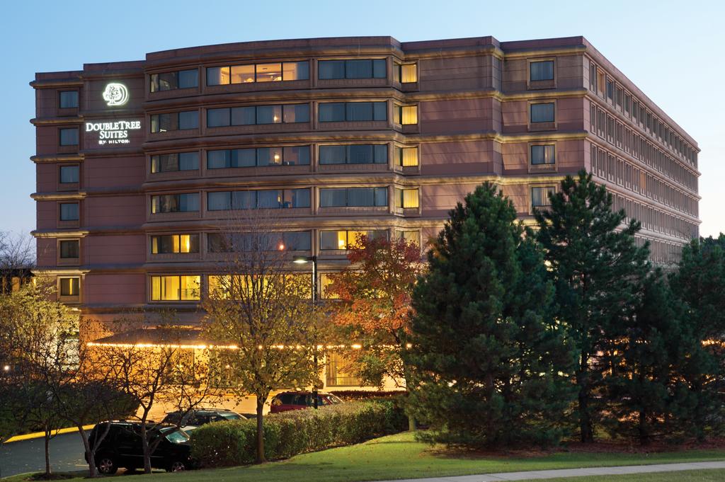 DoubleTree Suites by Hilton Hotel and Conf Center Chicago-Downers Grove