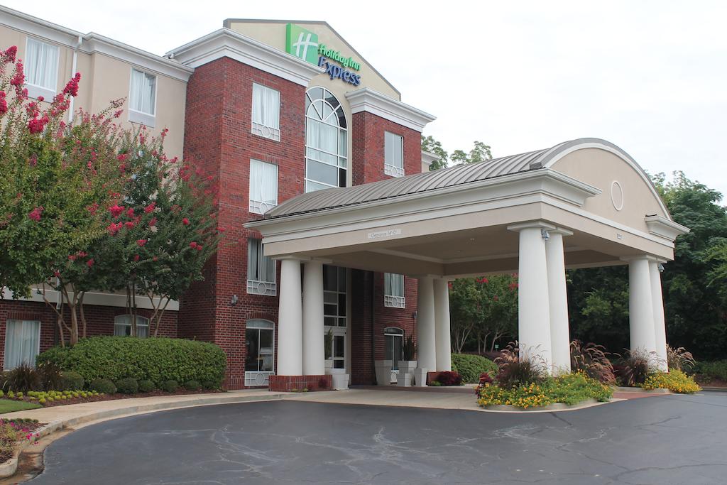 Holiday Inn Express and Suites Starkville