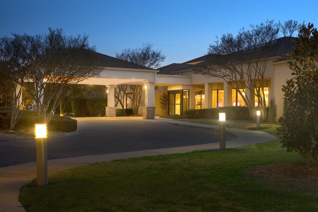 Courtyard Dallas AddisonMidway