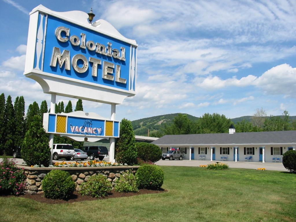 Colonial Motel