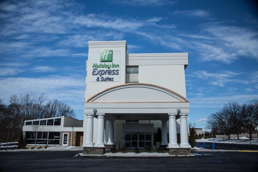 Holiday Inn Express and Suites Milford