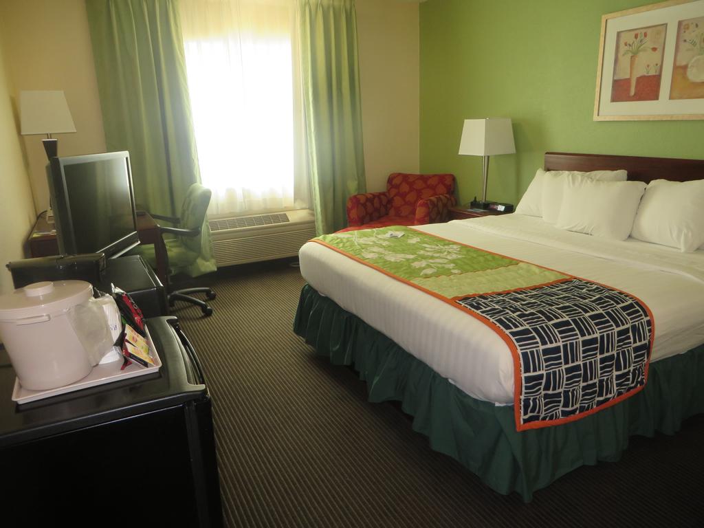 Baymont Inn and Suites Jefferson City