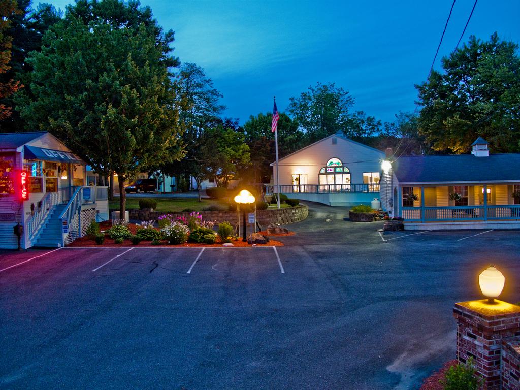 Exit 5 Motel and Cottages