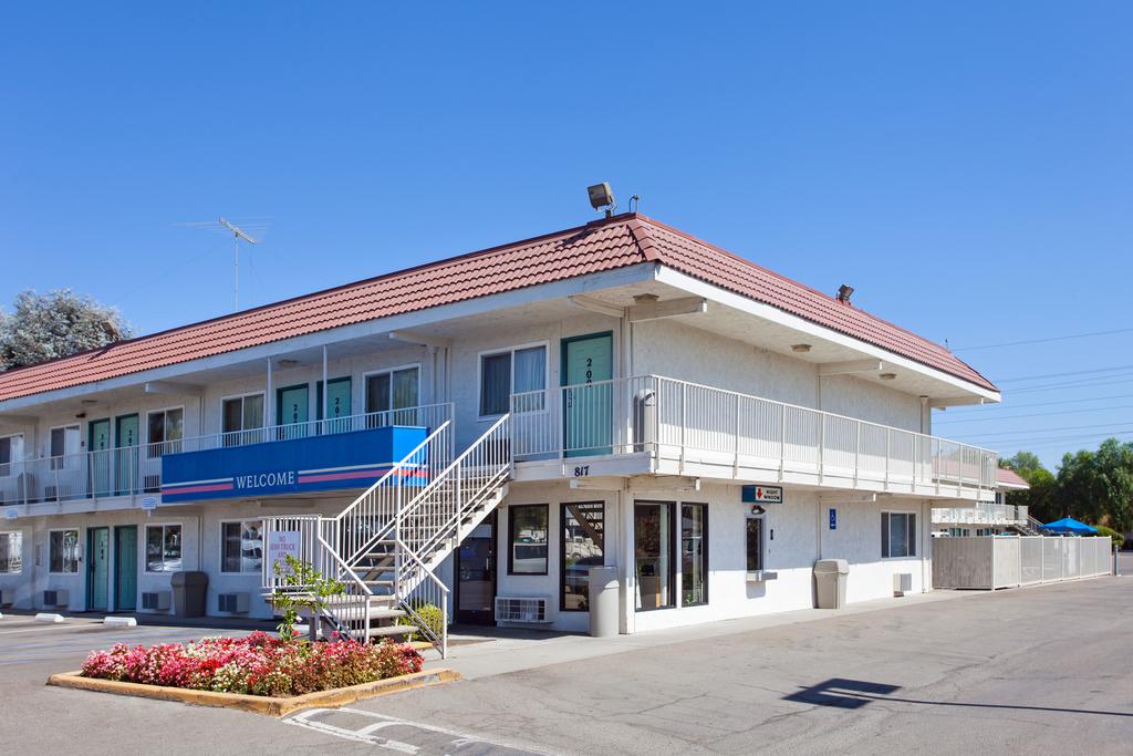 Motel 6 Stockton Charter Way We