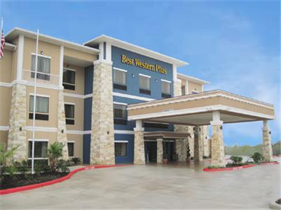 Best Western Plus Lytle Inn and Suites