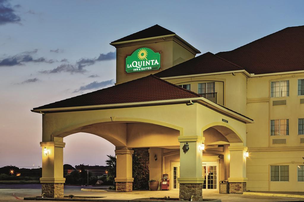 La Quinta Inn and Suites Gun Barrel City