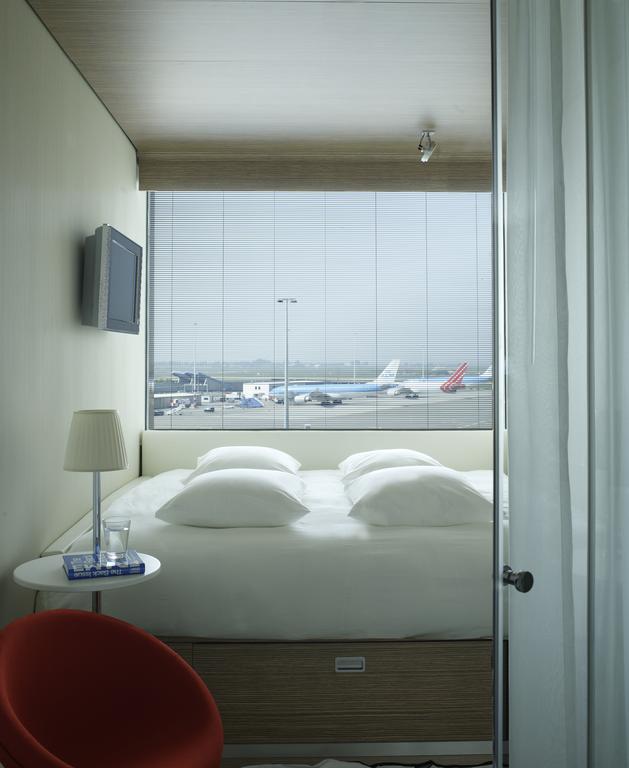 citizenM Schiphol Airport