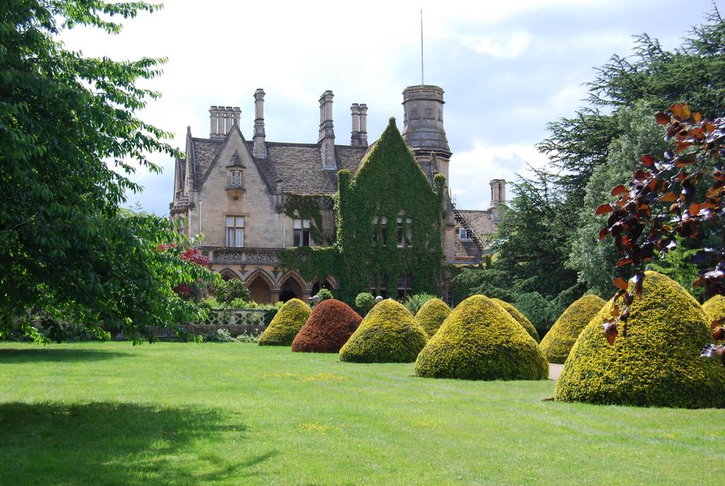 Manor by the Lake