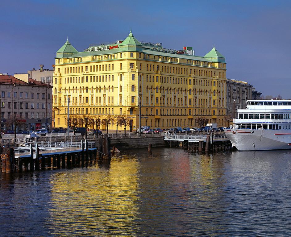 Courtyard St Petersburg Vasilievsky