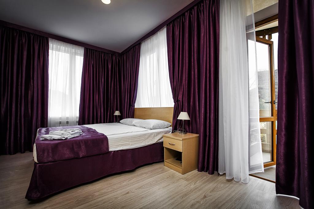 Elpida Boutique Hotel