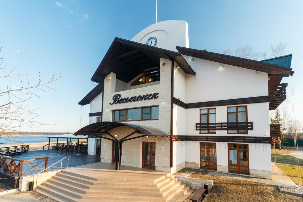 Port Vesiegonsk Hotel