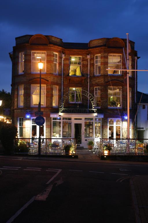 The Seaview Hotel And Restaurant