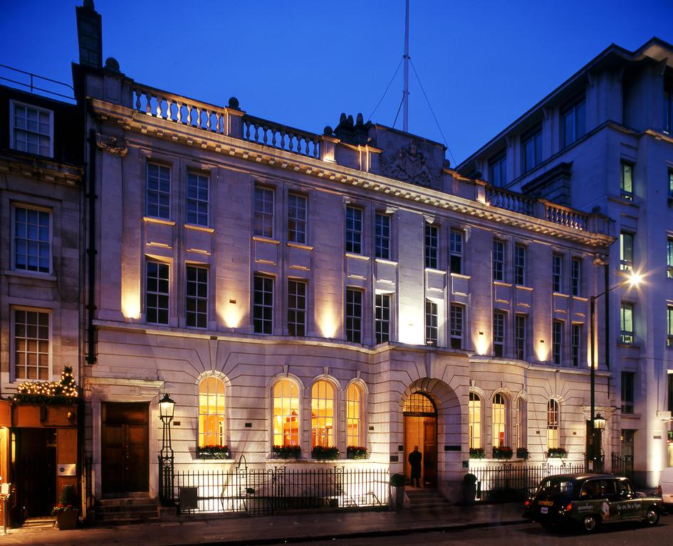 Courthouse Hotel London