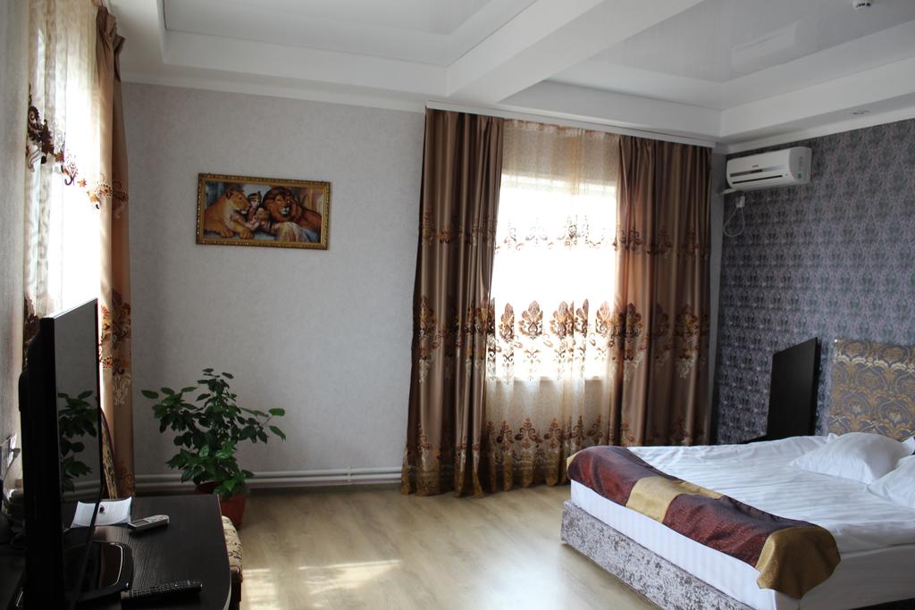 Samarkand Hotel