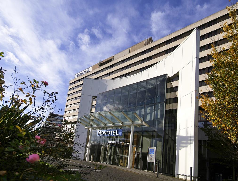 Novotel London West