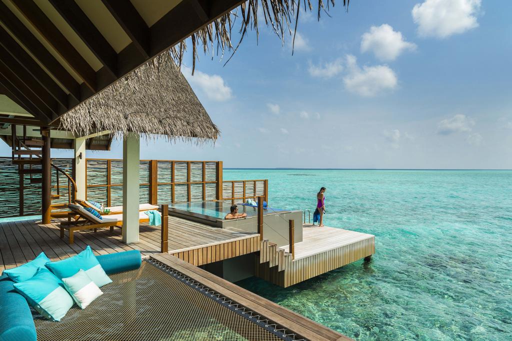 Four Seasons Landaa Giraavaru